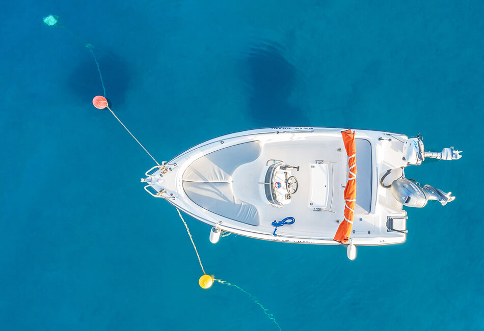 Barco a motor Poseidon 480cc de 15,7 pés 